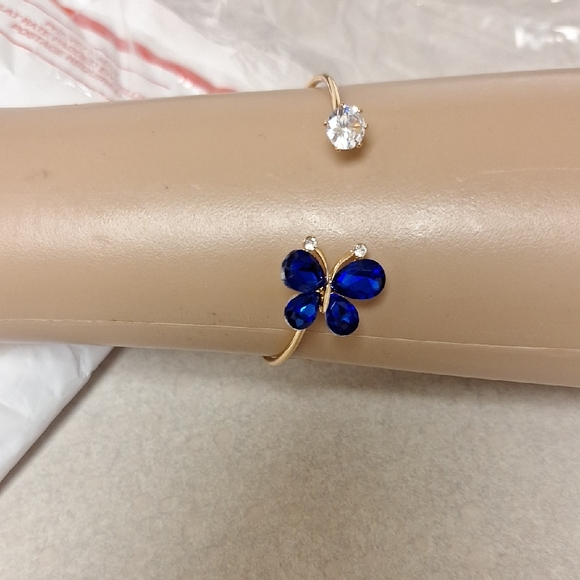 Jewelry - Gold Bracelet with Blue Crystal Butterfly